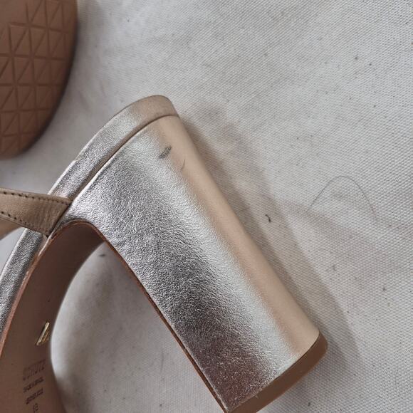 NEW Schutz Keefa high-heeled platform sandal in a metallic leather finish size 8 - Picture 4 of 4